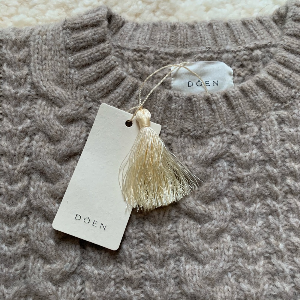 Dôen Mulberry cable knit sweater in Dune - Picture 5 of 7